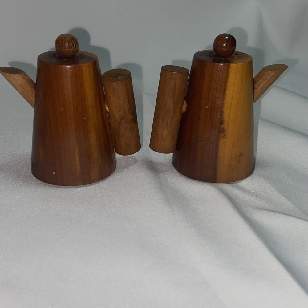 Coffee Pots Wood Salt & Pepper Shaker Vintage Antique Novelty WITH PLUGS‎ - Picture 3 of 5
